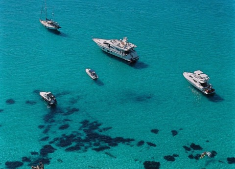 Large 3+1 with land plot ideal for investment close to the sea and golf in Cyprus