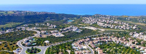 Large 3+1 with land plot ideal for investment close to the sea and golf in Cyprus