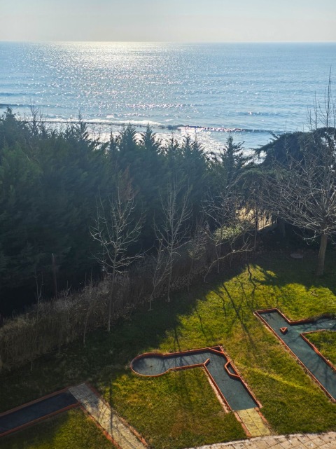 Spacious two-bedroom apartment with panoramic sea views in Privilege Fort Beach complex