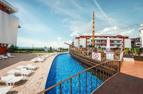 Spacious two-bedroom apartment with panoramic sea views in Privilege Fort Beach complex