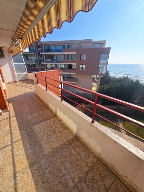 Spacious two-bedroom apartment with panoramic sea views in Privilege Fort Beach complex