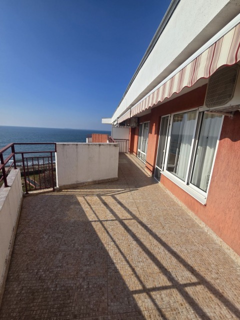 Spacious two-bedroom apartment with panoramic sea views in Privilege Fort Beach complex