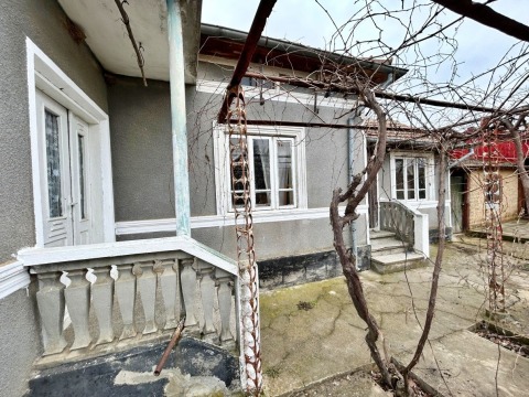 Partly renovated house for sale in Alexandria village