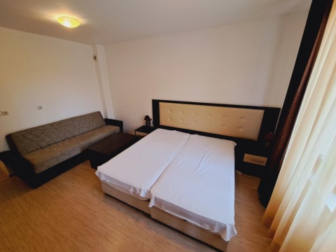 Building with 12 apartments for sale in Saint Vlas