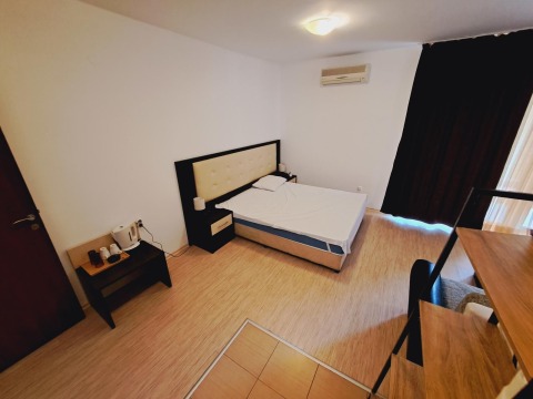Building with 12 apartments for sale in Saint Vlas