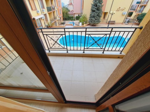 Building with 12 apartments for sale in Saint Vlas
