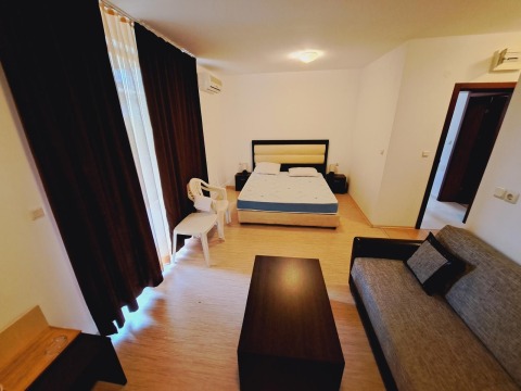 Building with 12 apartments for sale in Saint Vlas