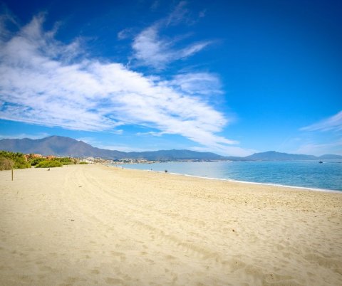 Апартамент двустаен 80 m², Манилва, Малага, Испания