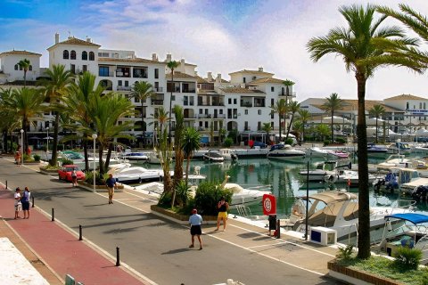 Апартамент тристаен 74 m², Манилва, Малага, Испания