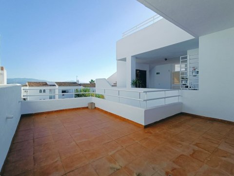 Апартамент двустаен 83 m², Манилва, Малага, Испания