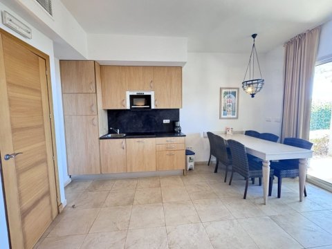 Апартамент тристаен 95 m², Манилва, Малага, Испания