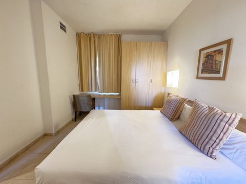 Апартамент тристаен 95 m², Манилва, Малага, Испания