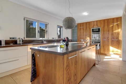 Луксозна вила с уникален дизайн и гледка към морето в Явеа, Аликанте Испания