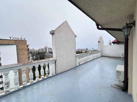 Three-room apartment in Babylon