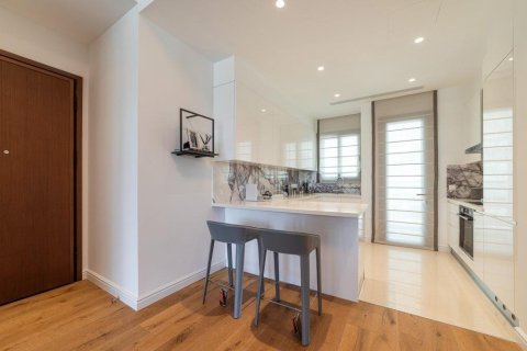 Investment three-bedroom apartment just 700 m from the sea in Limassol, sea view
