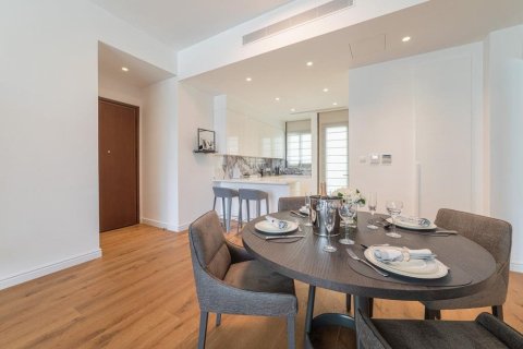 Investment three-bedroom apartment just 700 m from the sea in Limassol, sea view