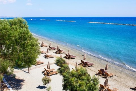 Investment three-bedroom just 200 m from the sea in Limassol, sea view