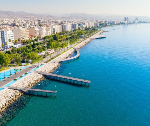 Investment three-bedroom just 200 m from the sea in Limassol, sea view