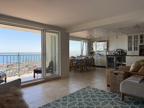 Flat 5 rooms 210 m², Nesebar, Sveti Vlas, Bulgaria