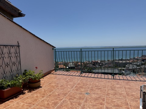 Flat 5 rooms 210 m², Nesebar, Sveti Vlas, Bulgaria