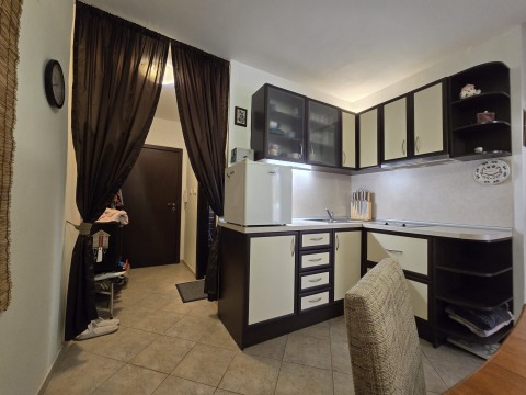 Апартамент тристаен 55 m², България