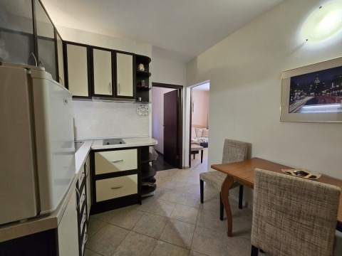 Апартамент тристаен 55 m², България