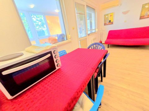 DISCOUNT!!! Two-bedroom apartment with two terraces and its own rose garden, 5 minutes from the beach in Sveti Vlas.
