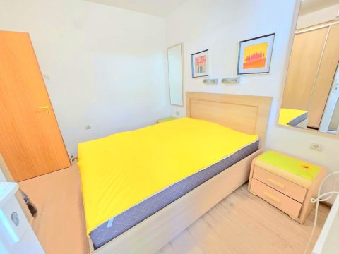 DISCOUNT!!! Two-bedroom apartment with two terraces and its own rose garden, 5 minutes from the beach in Sveti Vlas.