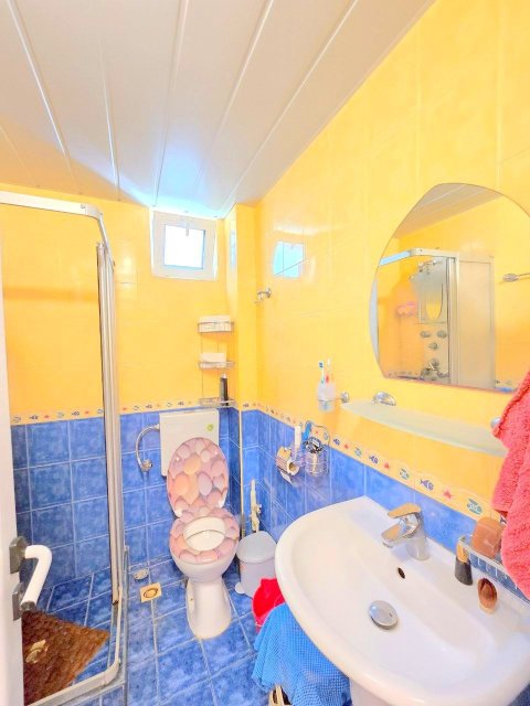 DISCOUNT!!! Two-bedroom apartment with two terraces and its own rose garden, 5 minutes from the beach in Sveti Vlas.