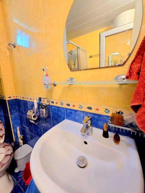 DISCOUNT!!! Two-bedroom apartment with two terraces and its own rose garden, 5 minutes from the beach in Sveti Vlas.