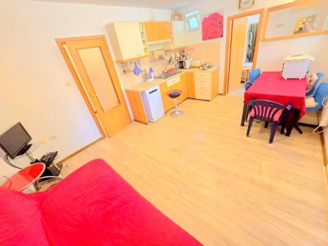 DISCOUNT!!! Two-bedroom apartment with two terraces and its own rose garden, 5 minutes from the beach in Sveti Vlas.