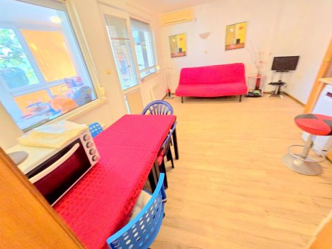 DISCOUNT!!! Two-bedroom apartment with two terraces and its own rose garden, 5 minutes from the beach in Sveti Vlas.