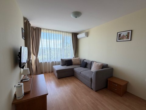 2-room apartment in Holiday Fort, Sunny Beach (pool and garden)