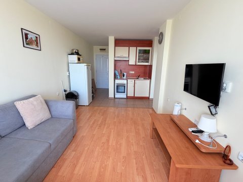 2-room apartment in Holiday Fort, Sunny Beach (pool and garden)