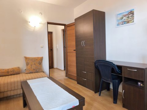 One-bedroom apartment in Amadeus 5 complex with low fee