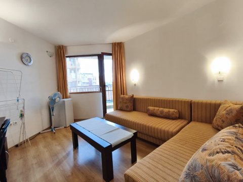 One-bedroom apartment in Amadeus 5 complex with low fee