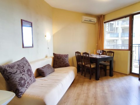 One-bedroom apartment in Amadeus 5 complex with low fee