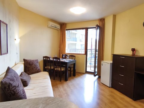 One-bedroom apartment in Amadeus 5 complex with low fee