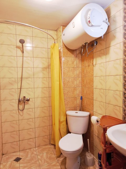 One-bedroom apartment in Amadeus 5 complex with low fee