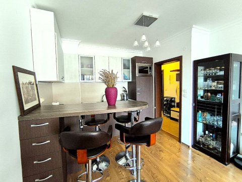 Three-room apartment with sea view