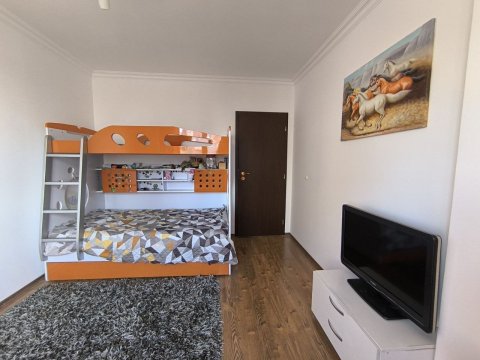 Three-room apartment with sea view