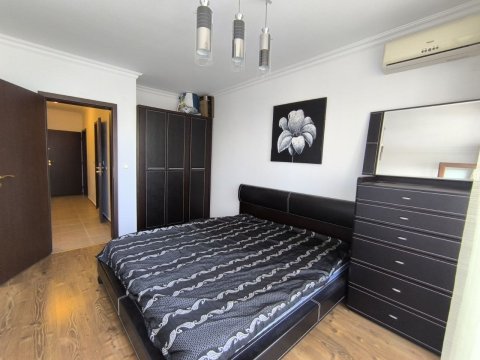 Three-room apartment with sea view