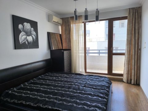 Three-room apartment with sea view