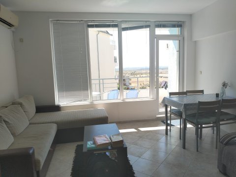 Двухкомнатная квартира в комплексе Сансет Кошарица — уют, спокойствие и удобство