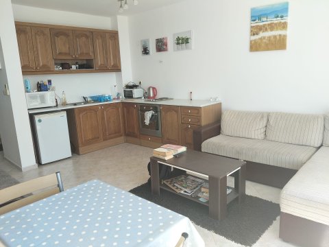 Двухкомнатная квартира в комплексе Сансет Кошарица — уют, спокойствие и удобство