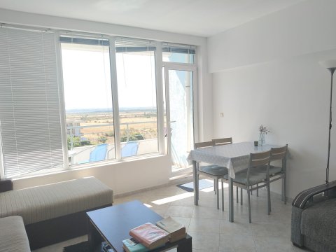 Двухкомнатная квартира в комплексе Сансет Кошарица — уют, спокойствие и удобство