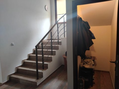 Къща 4 спални + кухня 268 m², с.Равда, България