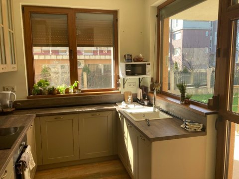 Къща 4 спални + кухня 268 m², с.Равда, България