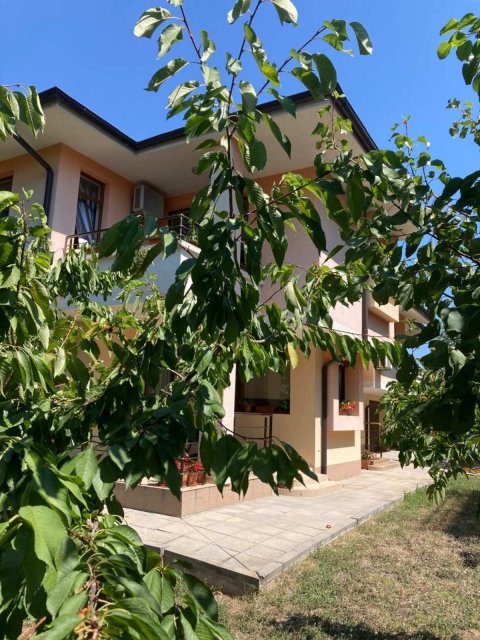 Къща 4 спални + кухня 268 m², с.Равда, България