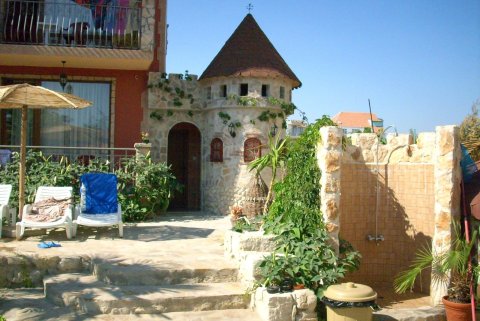 Хотел/Ресторант 1000 m², с.Равда, България